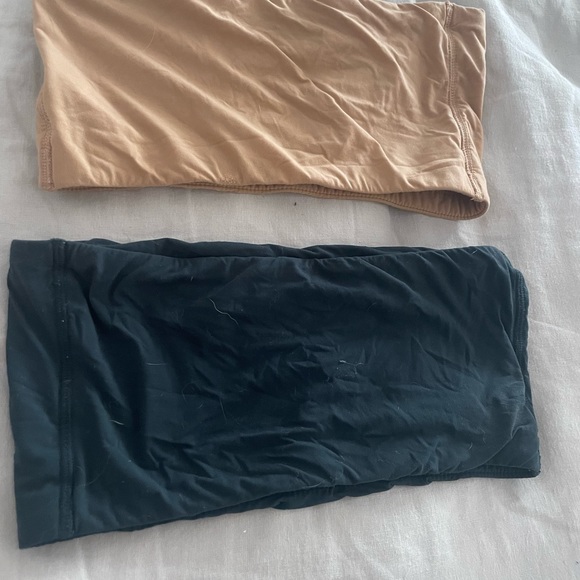 SOLD - (2) Skims Fits Everybody Bandeau Bralette in Clay and Onyx Size XS - Picture 4 of 5